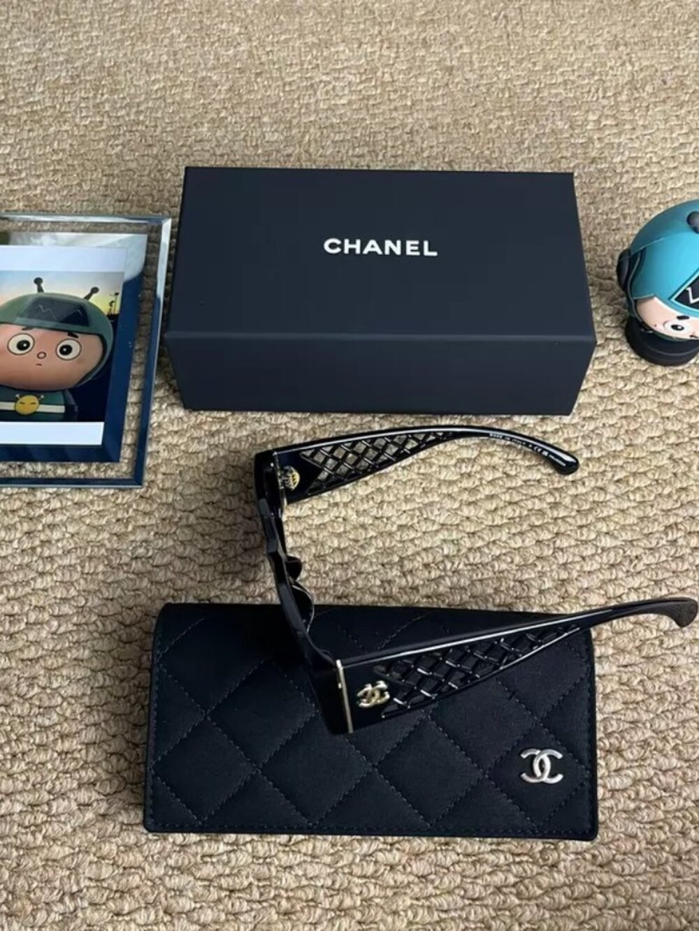 ✨ CHANEL CH5566 Black Sunglasses • Gold CC Logo • New Authentic - Picture 4 of 7